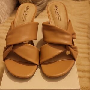 New In Box Life Stride Women's Brown Mules Size 8